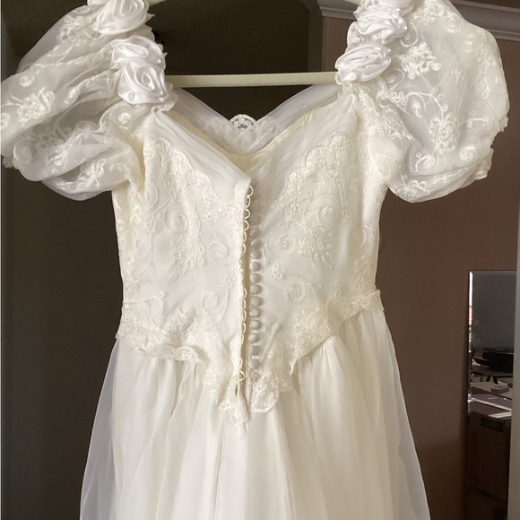 Vintage William Cahill Wedding Dress 8 - Picture 2 of 14